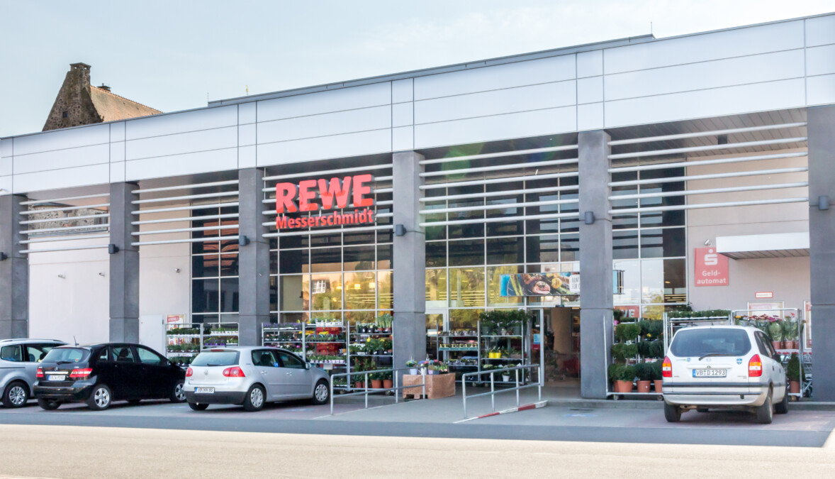 Bäcker Müller, in Grünberg, Hegweg, Ansicht von Außen, Eingang bei REWE Messerschmidt