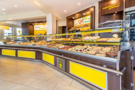 Bäcker Müller, Filiale in Gießen, Schiffenberger-Straße, Ansicht Verkaufstheke